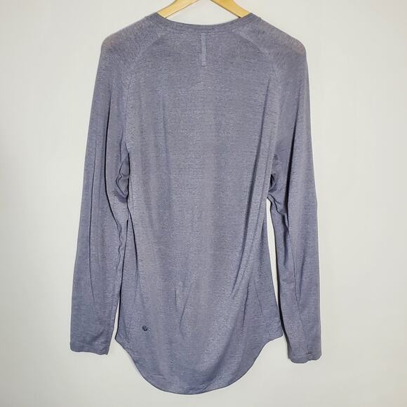 Lululemon Men's Light Grey Tech shirt with rounded bottom hem Size NOT MARKED - Picture 2 of 7